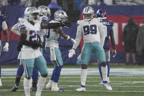 Cowboys score early on defense and special teams, embarrass Giants 40-0 at Meadowlands